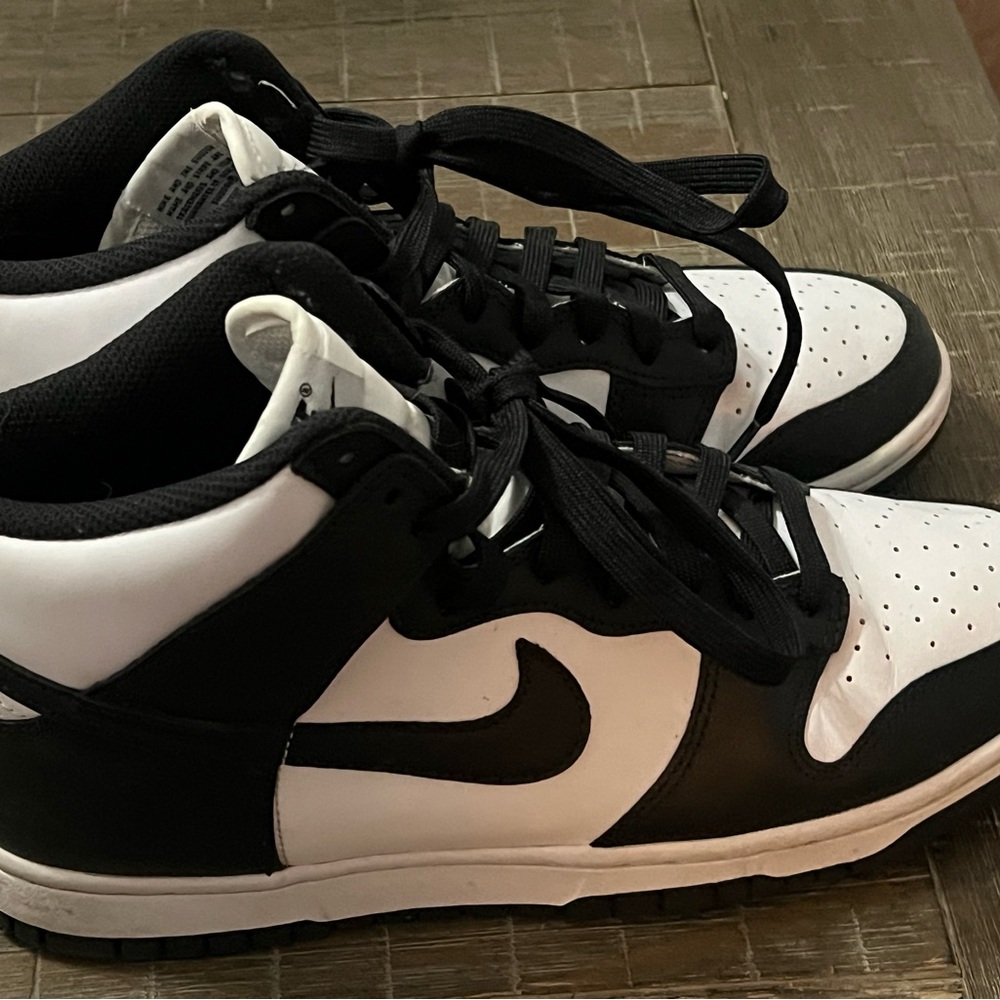 Nike Men's Black and White DUNK Sneakers
